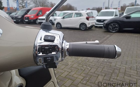 Neufahrzeug Vespa GTS 125 - Bild 13