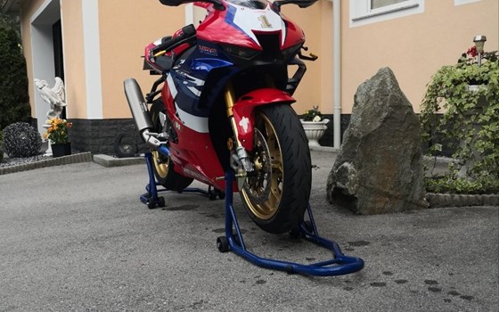 Gebrauchtmotorrad Honda CBR1000RR-R Fireblade SP - Bild 4