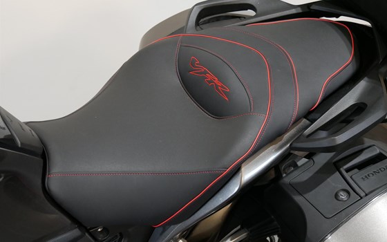 Gebrauchtmotorrad Honda VFR 1200 F - Bild 10