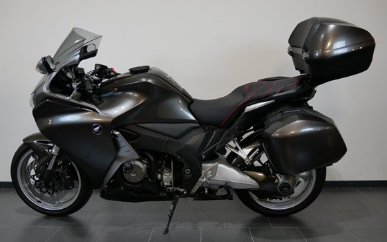 Gebrauchtmotorrad Honda VFR 1200 F - Bild 3