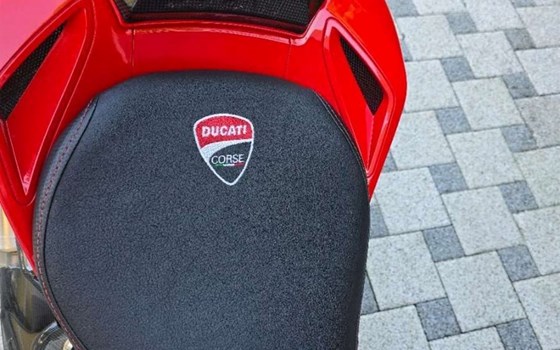 Gebrauchtmotorrad Ducati Streetfighter - Bild 4