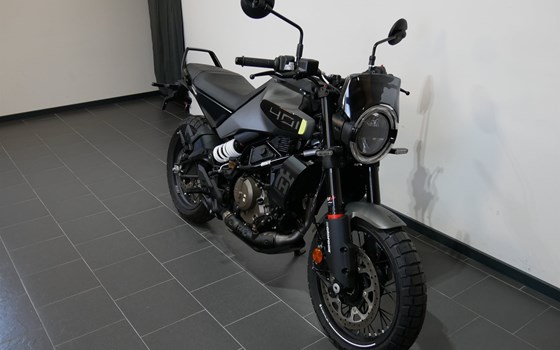 Gebrauchtmotorrad Husqvarna Svartpilen 401 - Bild 4