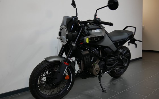 Gebrauchtmotorrad Husqvarna Svartpilen 401 - Bild 5