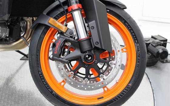 Neufahrzeug KTM 990 Duke R - Bild 8