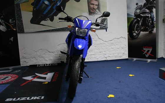 Gebrauchtmotorrad Suzuki DR 125 SM - Bild 3