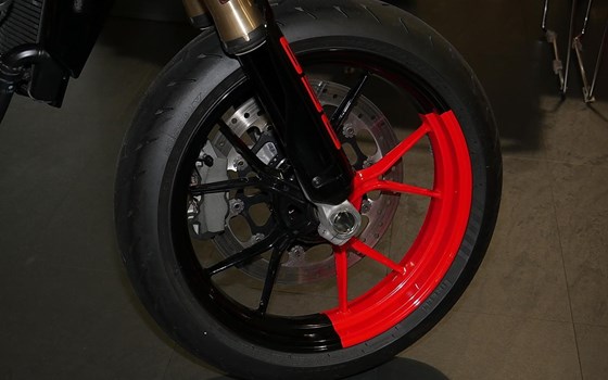 Gebrauchtmotorrad Ducati Hypermotard 698 Mono RVE - Bild 5