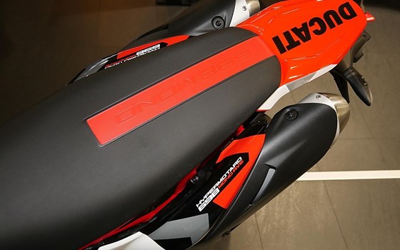 Gebrauchtmotorrad Ducati Hypermotard 698 Mono RVE - Bild 7