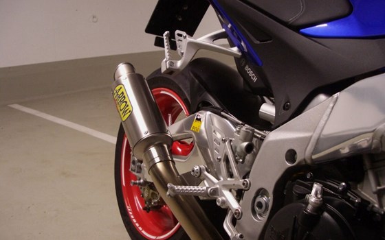 Gebrauchtmotorrad Aprilia Tuono V4 1100 RR - Bild 3