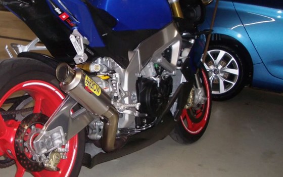 Gebrauchtmotorrad Aprilia Tuono V4 1100 RR - Bild 4