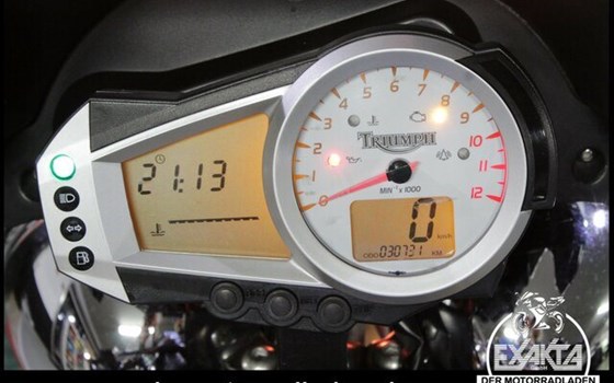 Gebrauchtmotorrad Triumph Speed Triple 1050 - Bild 11