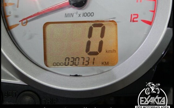 Gebrauchtmotorrad Triumph Speed Triple 1050 - Bild 12