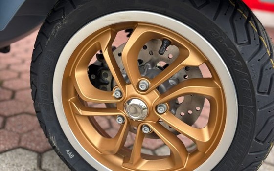 Neufahrzeug Vespa GTV 310 Officina 8 - Bild 9