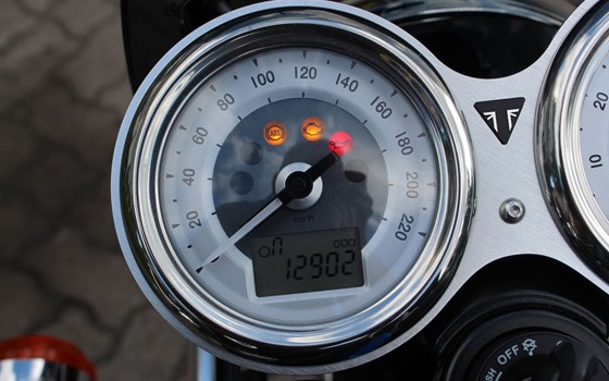Gebrauchtmotorrad Triumph Thruxton 1200 - Bild 16
