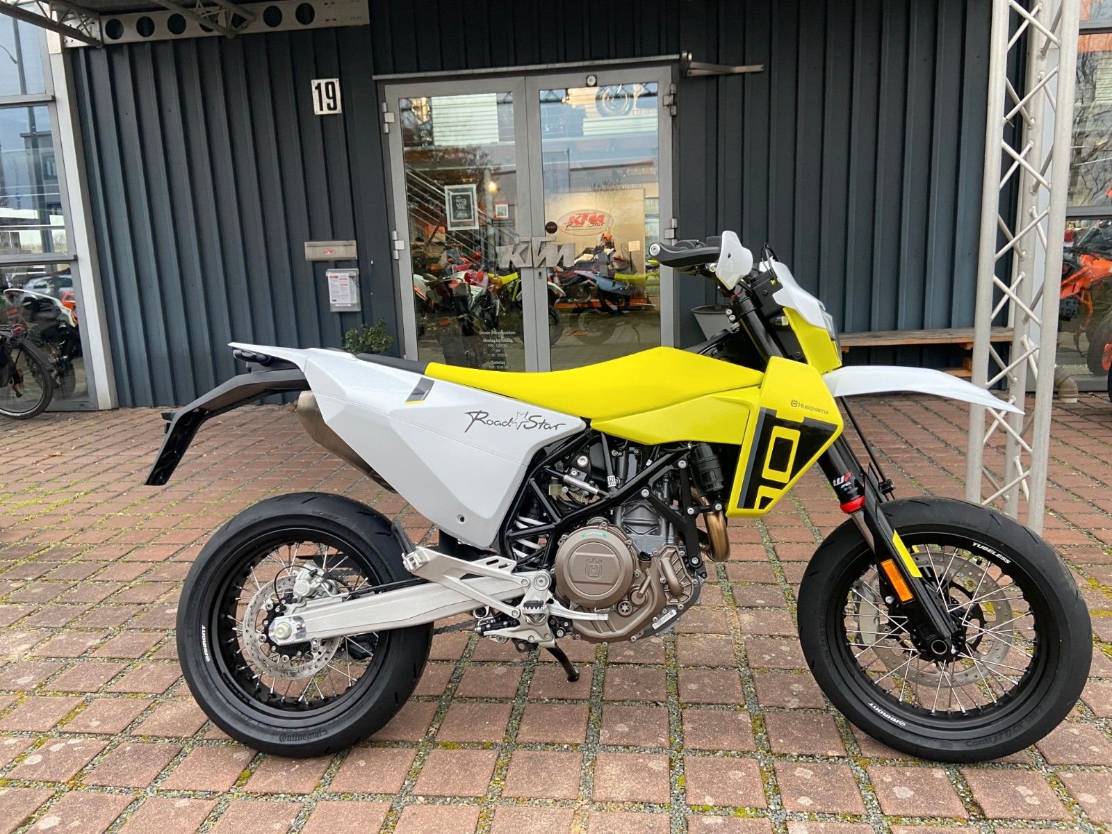 Husqvarna 701 Supermoto