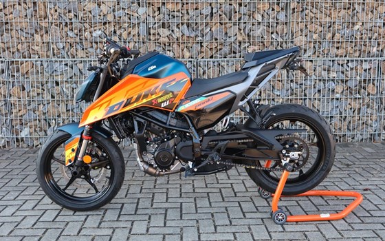 Neufahrzeug KTM 125 Duke - Bild 1