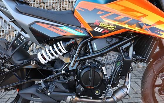 Neufahrzeug KTM 125 Duke - Bild 15