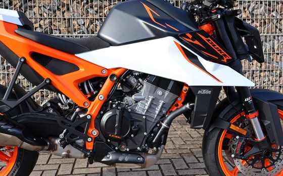 Neufahrzeug KTM 990 Duke R - Bild 17
