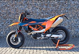 Neumotorrad KTM 690 SMC R