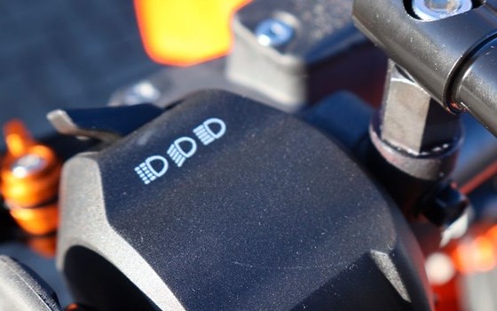 Neufahrzeug KTM 690 SMC R - Bild 10