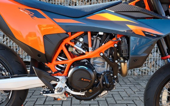 Neufahrzeug KTM 690 SMC R - Bild 17
