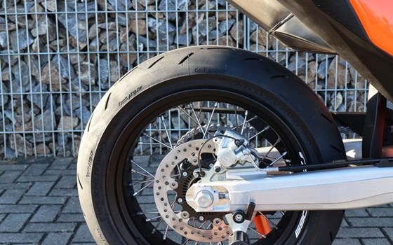 Neufahrzeug KTM 690 SMC R - Bild 18