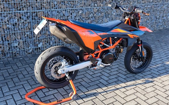 Neufahrzeug KTM 690 SMC R - Bild 19