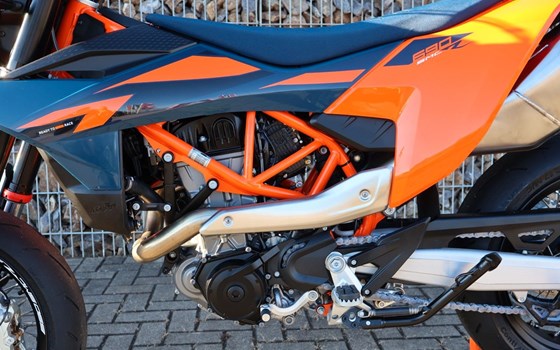 Neufahrzeug KTM 690 SMC R - Bild 3