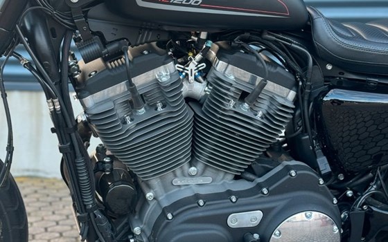 Gebrauchtmotorrad Harley-Davidson Sportster XL 1200CX Roadster - Bild 5