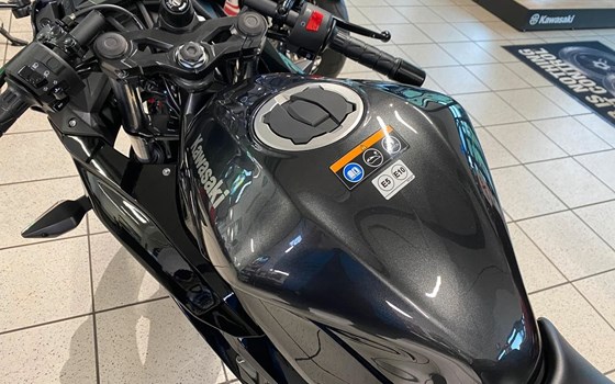Neufahrzeug Kawasaki Ninja 125 - Bild 4
