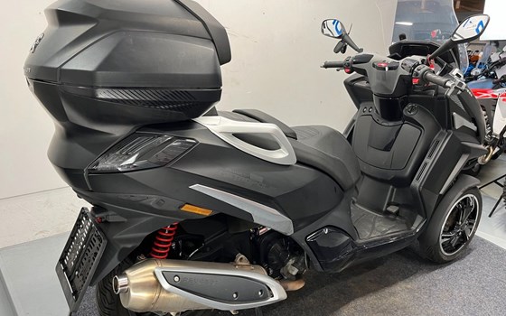 Gebrauchtmotorrad Peugeot Metropolis SW - Bild 11