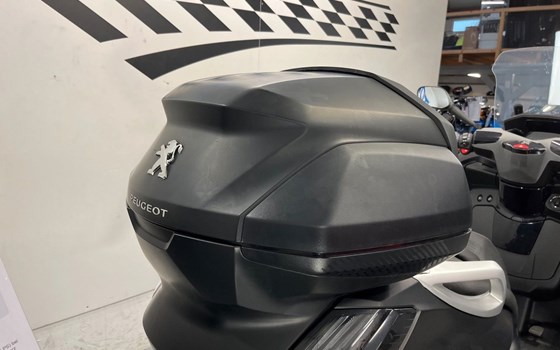 Gebrauchtmotorrad Peugeot Metropolis SW - Bild 12