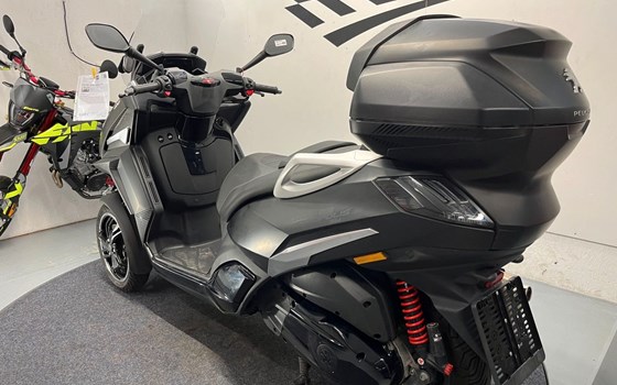 Gebrauchtmotorrad Peugeot Metropolis SW - Bild 3
