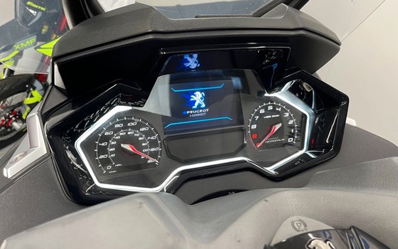 Gebrauchtmotorrad Peugeot Metropolis SW - Bild 6