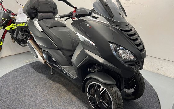 Gebrauchtmotorrad Peugeot Metropolis SW - Bild 9