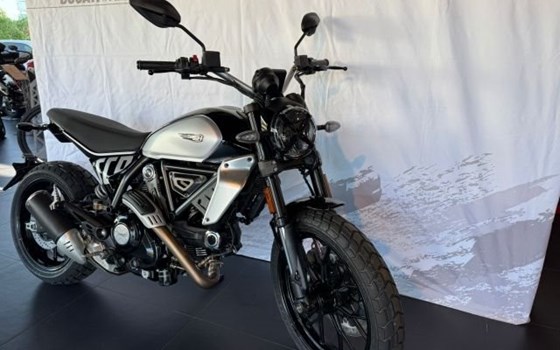 Gebrauchtmotorrad Ducati Scrambler Icon Dark - Bild 3