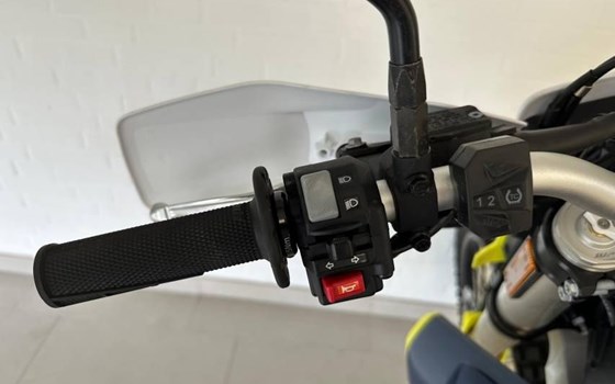 Gebrauchtmotorrad Husqvarna 701 Enduro - Bild 11