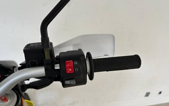 Gebrauchtmotorrad Husqvarna 701 Enduro - Bild 12