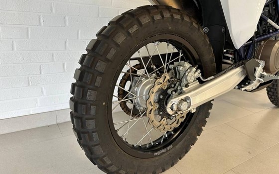 Gebrauchtmotorrad Husqvarna 701 Enduro - Bild 2