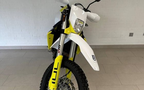 Gebrauchtmotorrad Husqvarna 701 Enduro - Bild 5