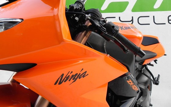 Gebrauchtmotorrad Kawasaki Ninja ZX-10R - Bild 10