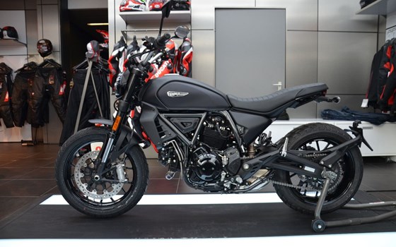 Neufahrzeug Ducati Scrambler Icon Dark - Bild 1