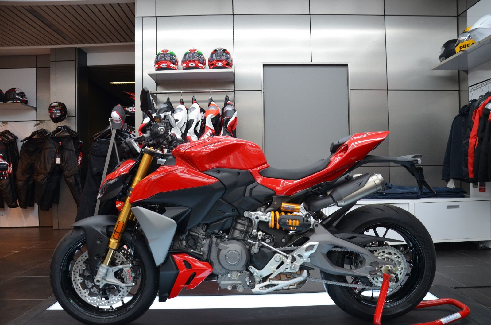 Ducati Streetfighter V2 S