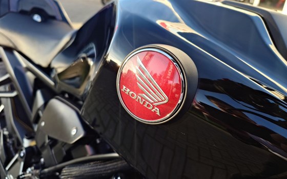 Gebrauchtmotorrad Honda CB1000R Black Edition - Bild 23