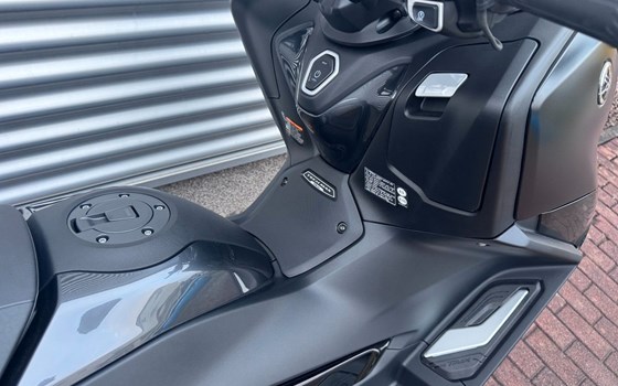 Neufahrzeug Yamaha TMAX Tech MAX - Bild 7
