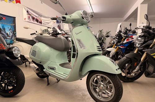 Vespa GTS 125