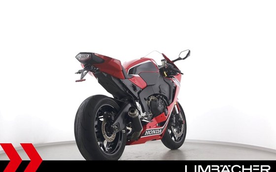 Gebrauchtmotorrad Honda CBR1000RR Fireblade - Bild 8