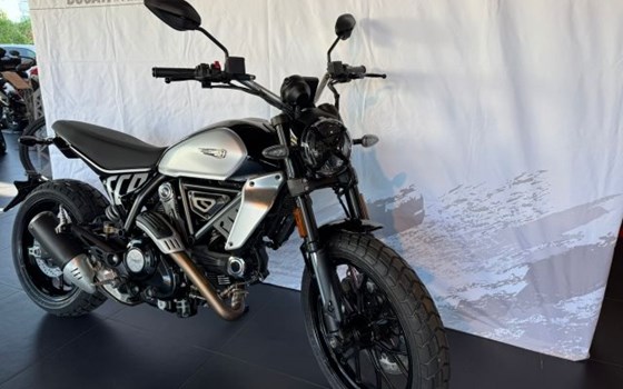 Gebrauchtmotorrad Ducati Scrambler Icon Dark - Bild 3