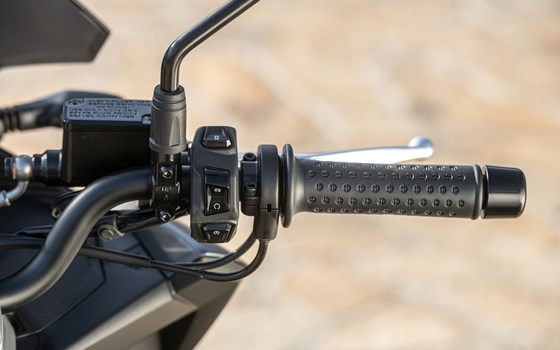 Gebrauchtmotorrad Aprilia SR GT 125 - Bild 9