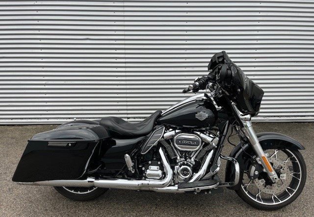 Harley-Davidson Touring Street Glide Special FLHXS (Vivid Black/Chrome Finish)