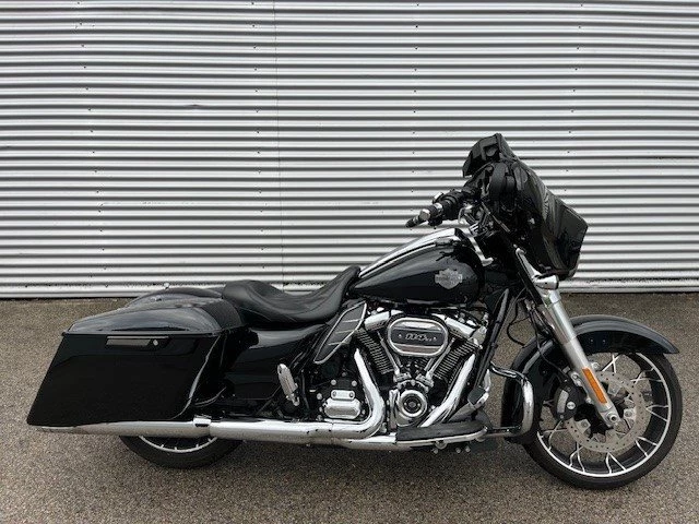 Harley-Davidson Touring Street Glide Special FLHXS (Vivid Black/Chrome Finish) - Bild 1